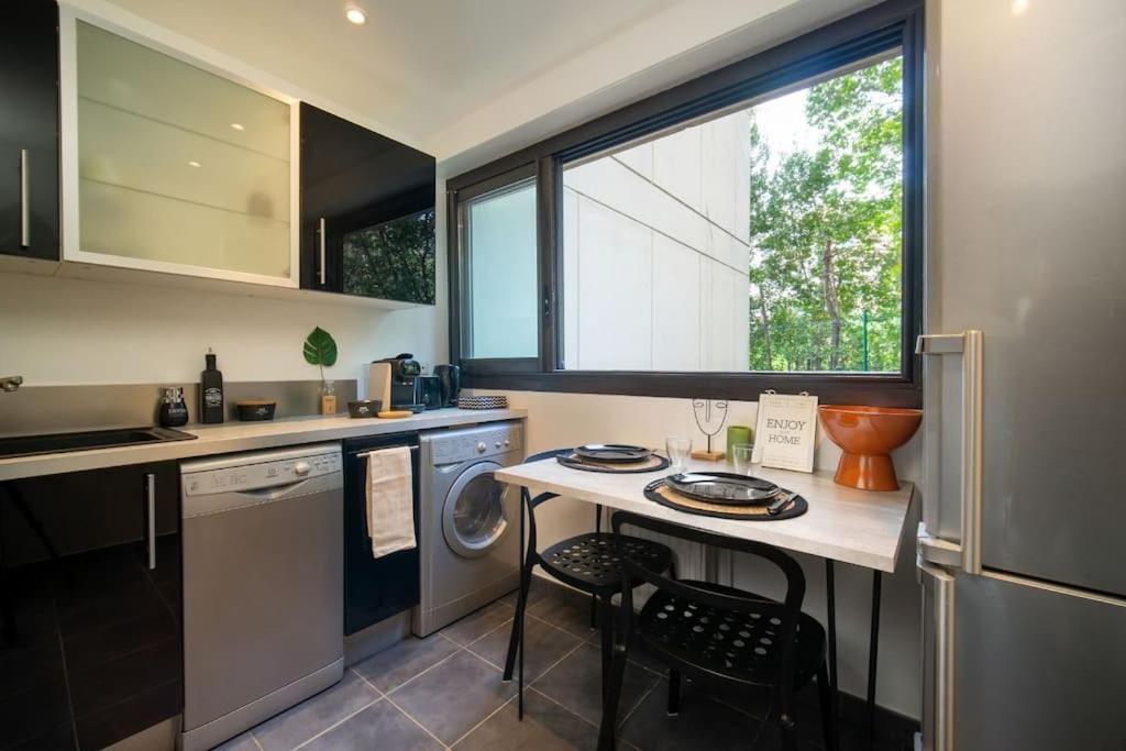 Air-Conditioned Apartment With Private Parking Marseille Exteriör bild