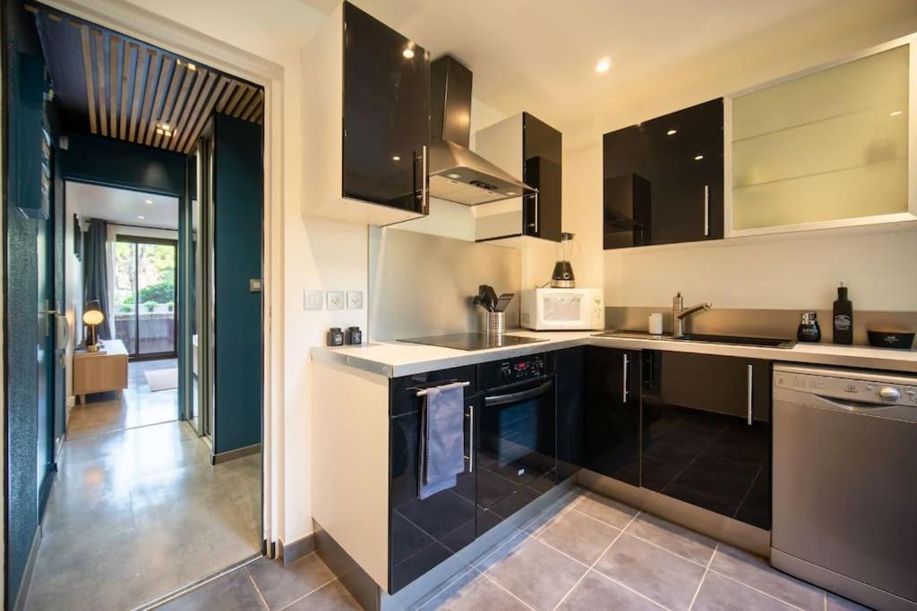 Air-Conditioned Apartment With Private Parking Marseille Exteriör bild